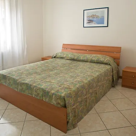 Aparthotel Hanna 4*